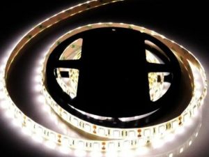 Led szalag 60 led/m, 2835 chip, 555 Lumen, hideg fehér,