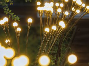 Leszúrható szolár lámpa - 12db szentjánosbogár - 8 melegfehér LED - 70 cm