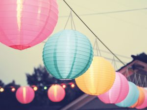 Szolár lampion 12db - 3 színben - hidegfehér LED - 28 cm